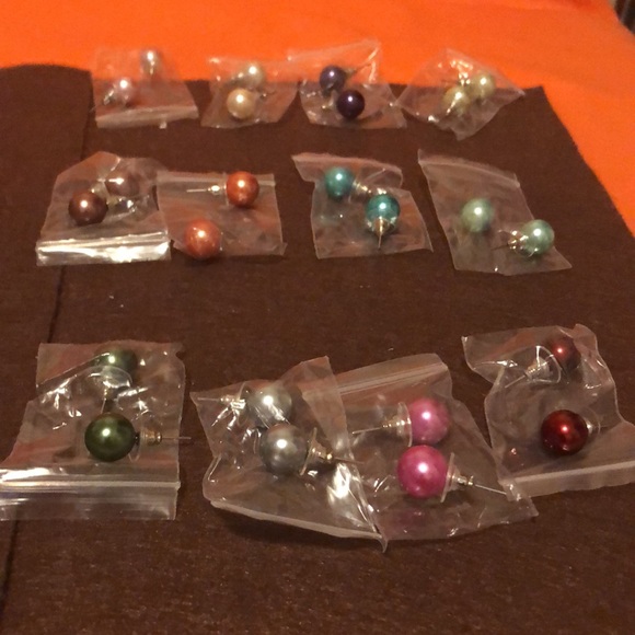 Cultured Pearl Studs - Picture 3 of 8